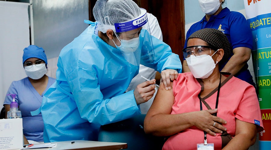 Haití dona vacunas a Honduras