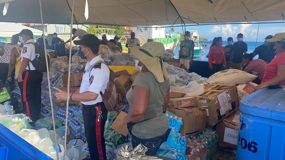 ayuda humanitaria a Guanaja
