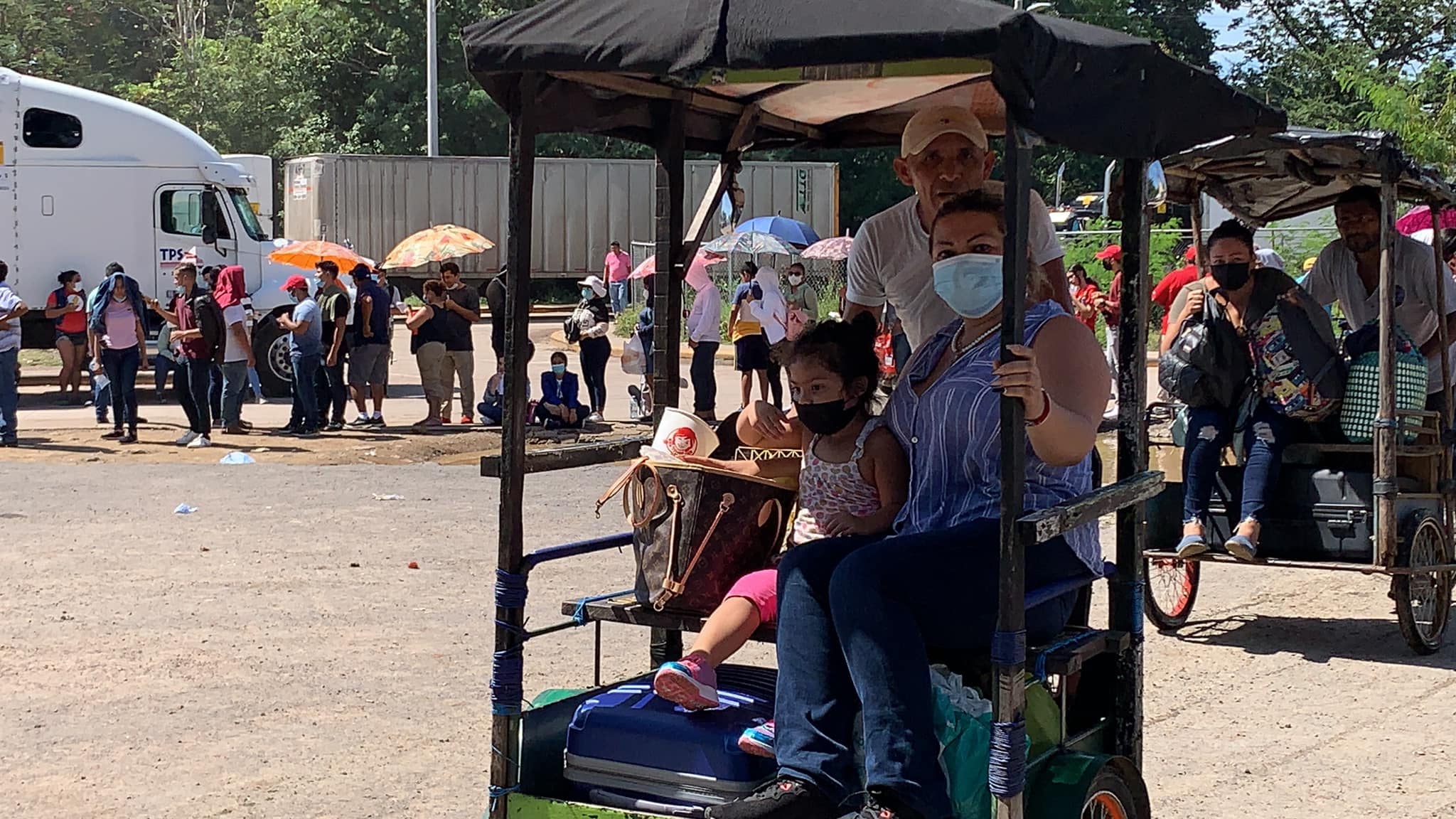 Nicaragüenses cruzan frontera para vacunarse en Honduras