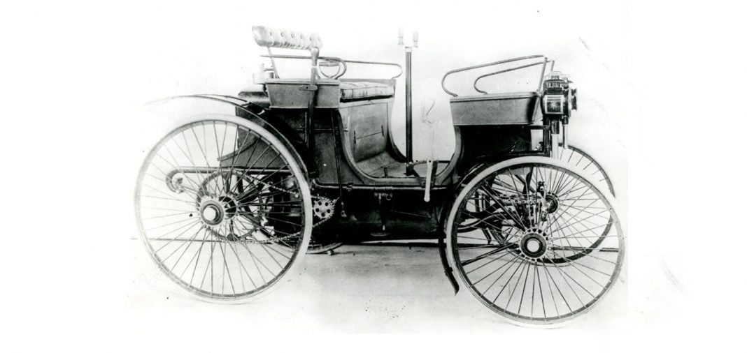 Primer auto de Peugeot