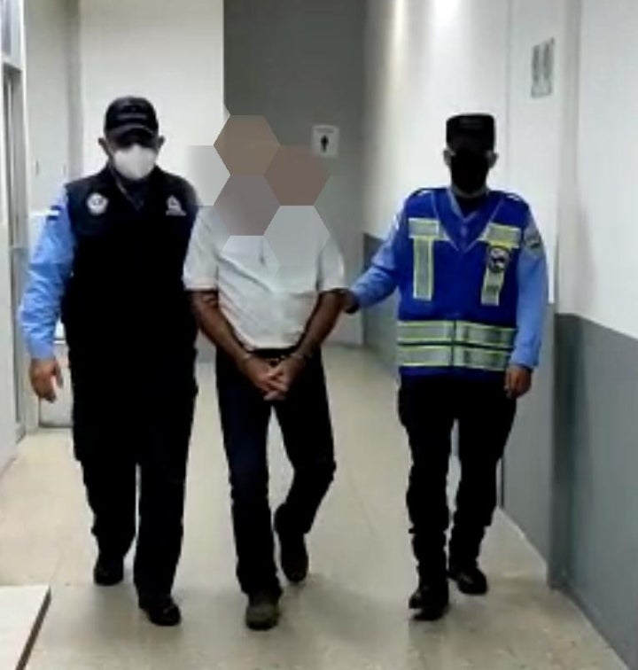 Arrestan hombre en aeropuerto de La Lima 