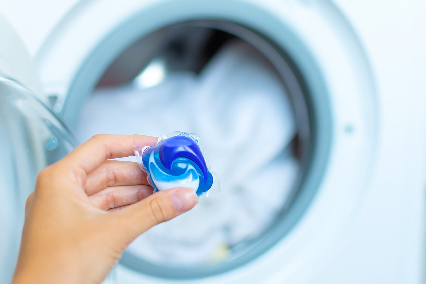 7 errores que cometes al lavar la ropa sin darte cuenta