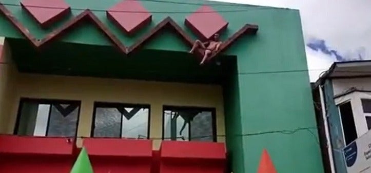 hombre se lanza de un edificio Siguatepeque