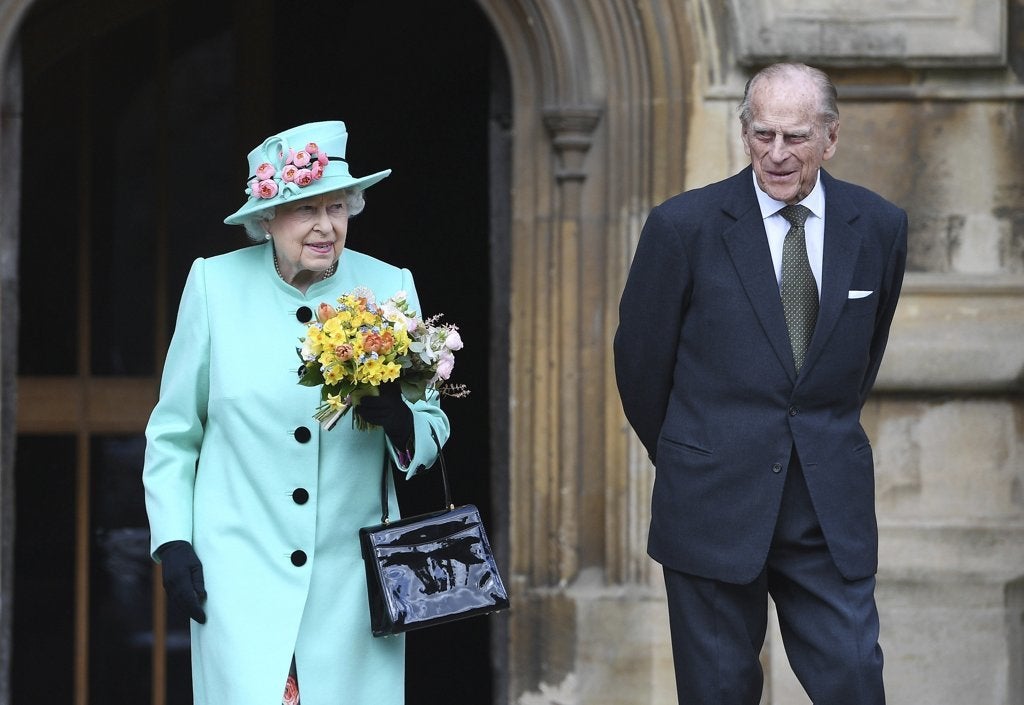 La reina Isabel II de Inglaterra junto a su marido ya fallecido el Duque de Edimburgo.