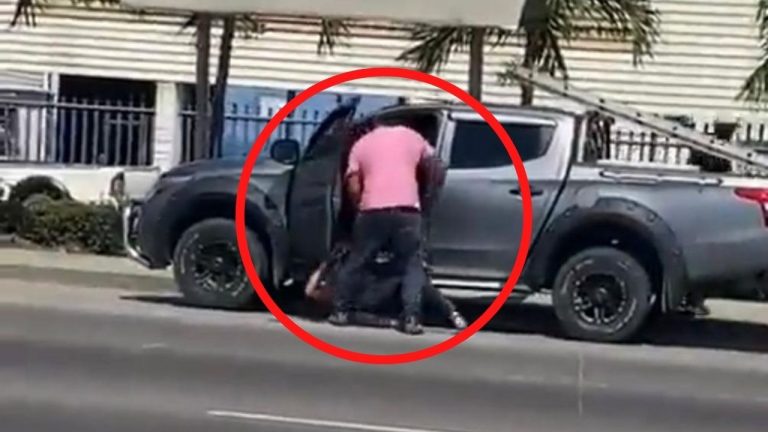 En un vídeo captado por un ciudadano se observa cuando el hombre golpea a la mujer.