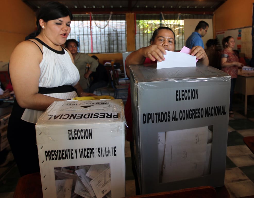 Hondureños que votan en el exterior 