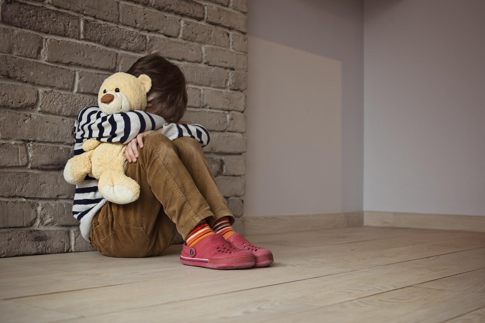 Se pueden prevenir los suicidios detectando los signos de alarma en los niños.