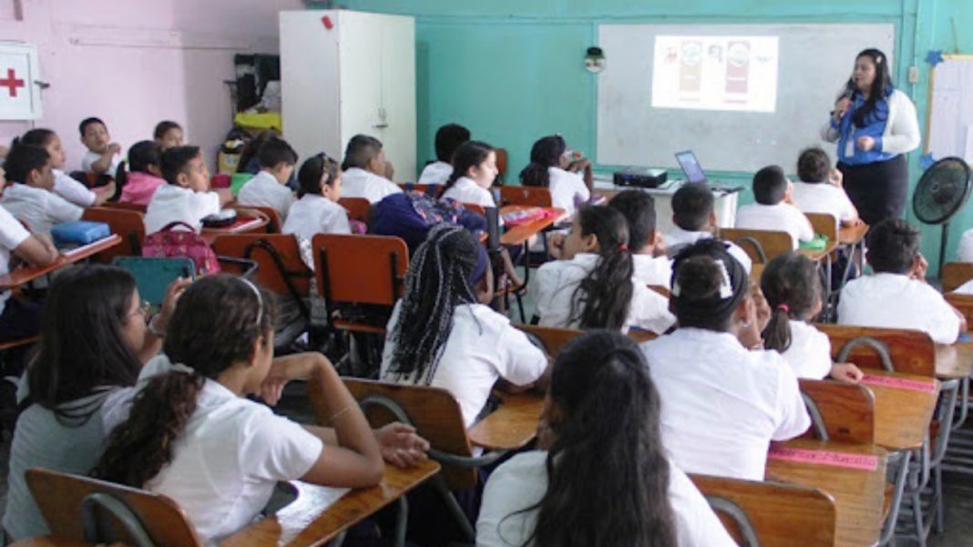 Lectura de la Biblia en escuelas Honduras