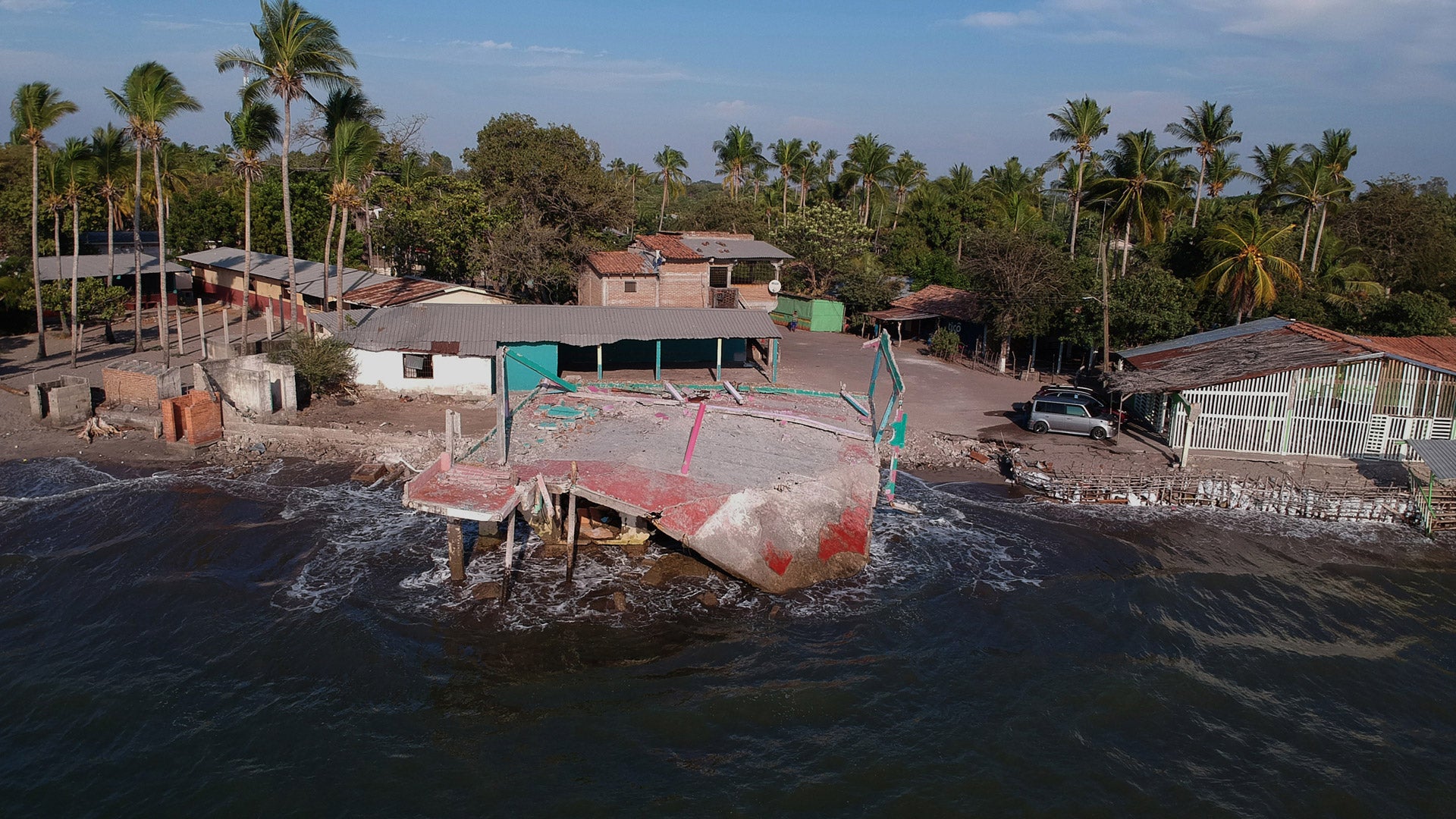 En muchas comunidades hondureñas el aumento del mar se ve reflejado.