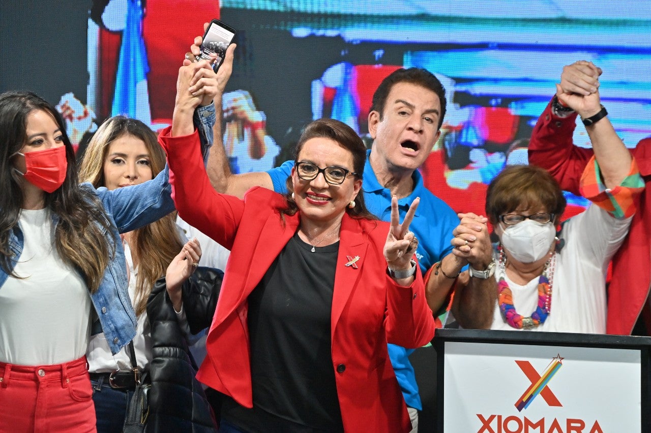 Xiomara al declararse ganadora de las elecciones generales 2021.