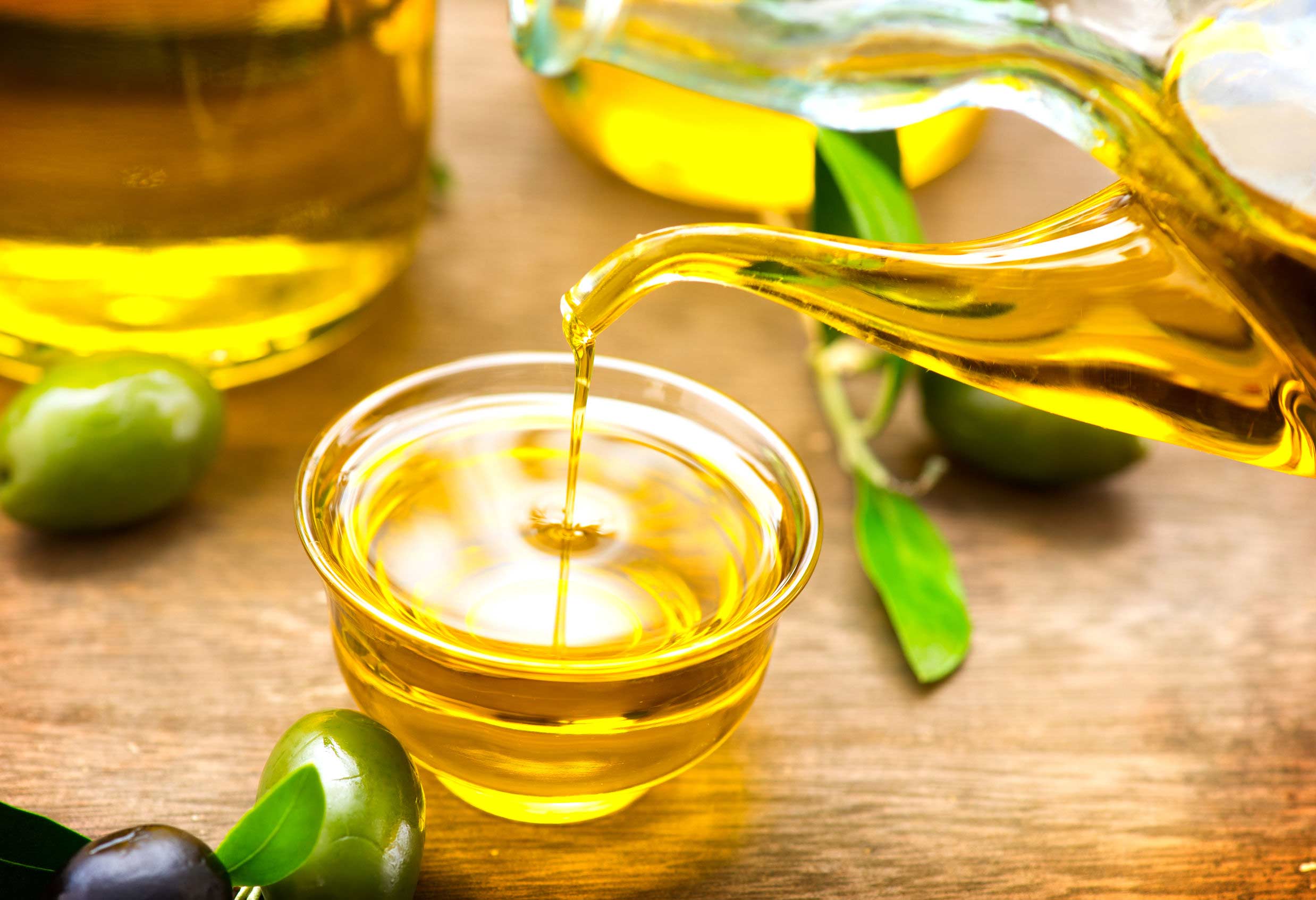 El aceite de oliva es un jugo natural con propiedades beneficiosas para la salud.
