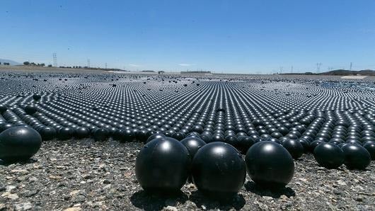 EEUU bolas negras evaporación del agua