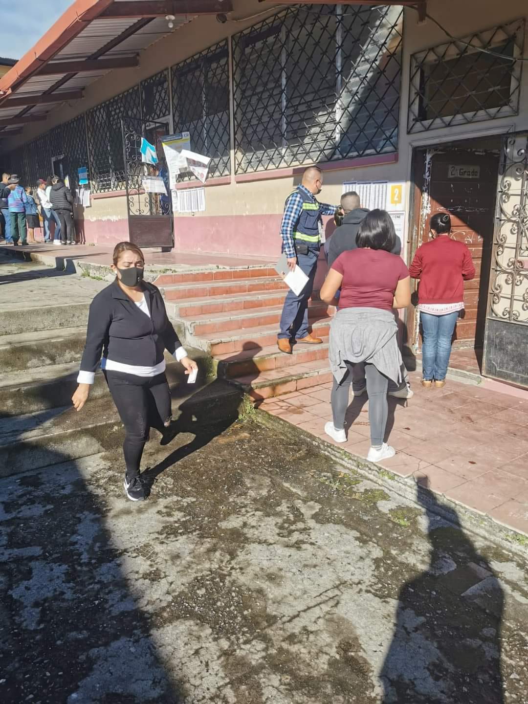 Ciudadanos de Copán asistiendo a dar su voto.