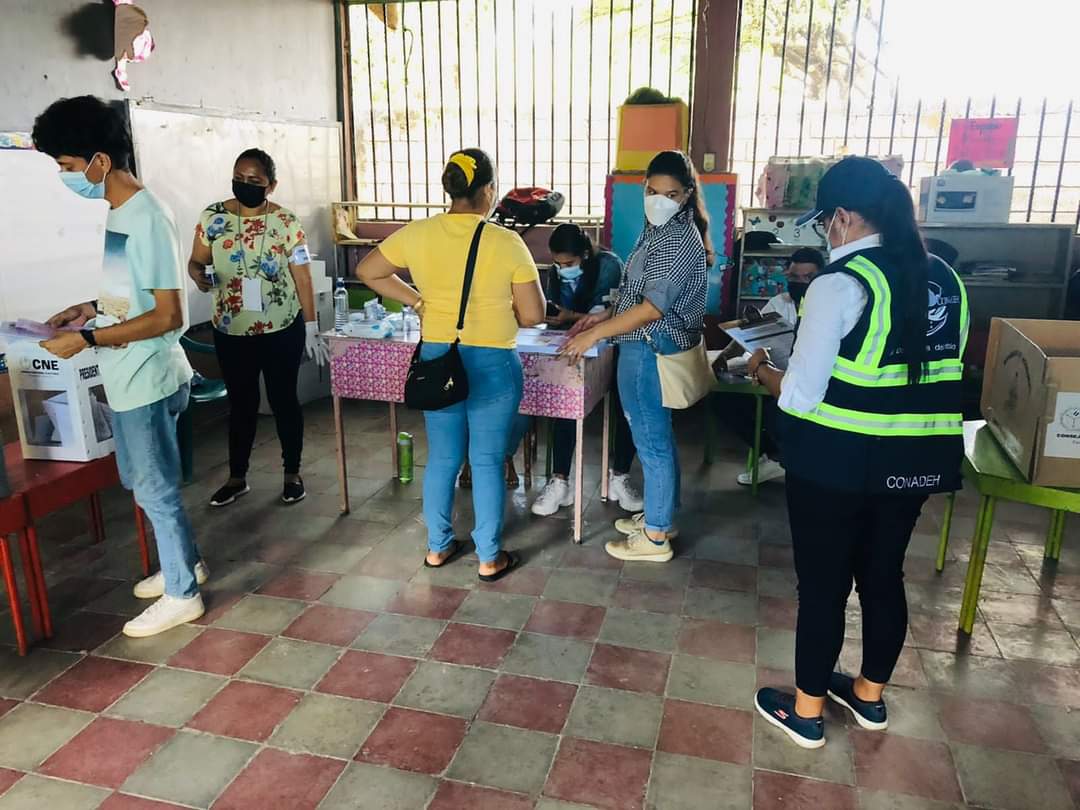 En Valle los hondureños estuvieron activos con el proceso electoral.