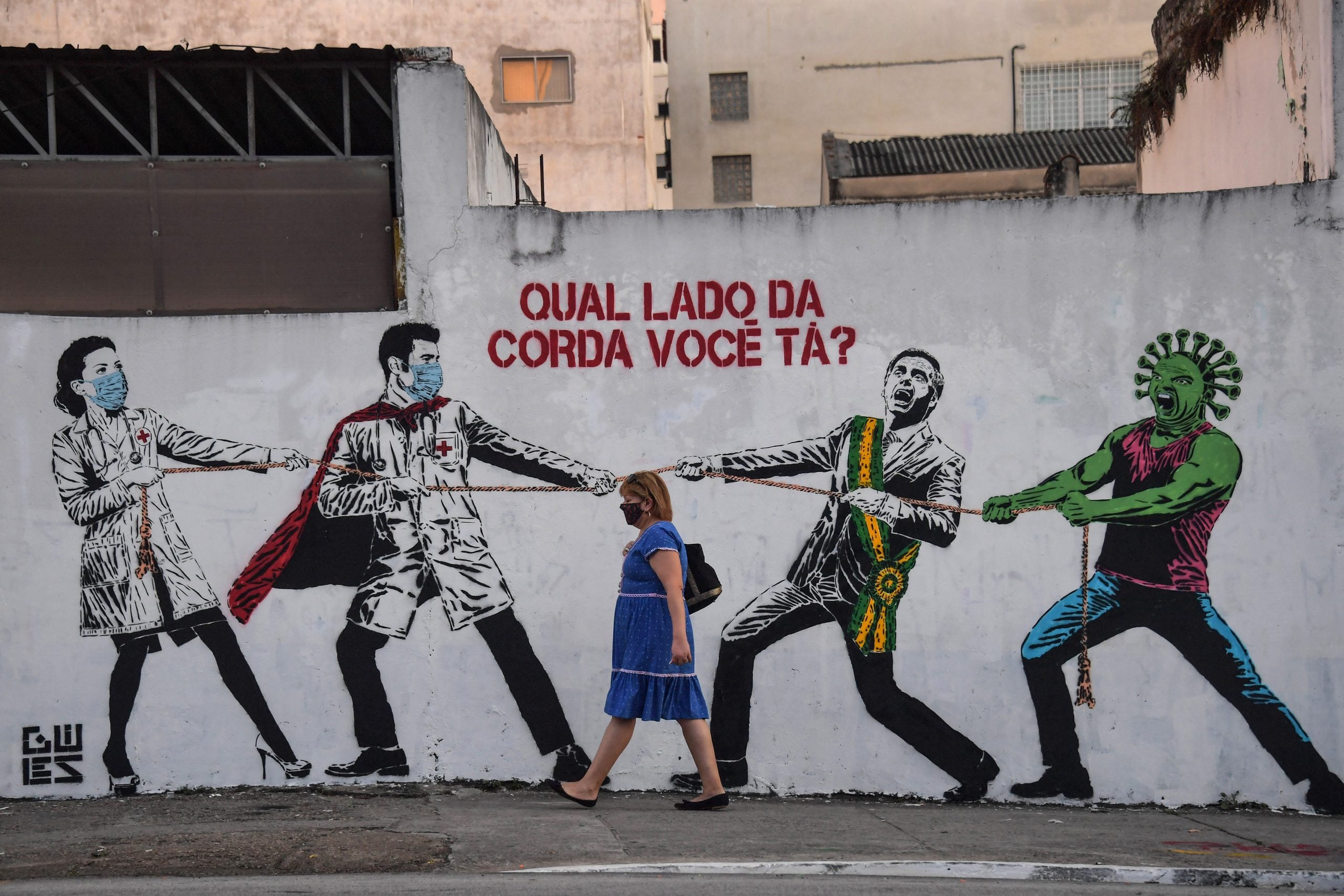 En Brasil, campañas en las calles instan a los ciudadanos a protegerse contra el COVID-19.