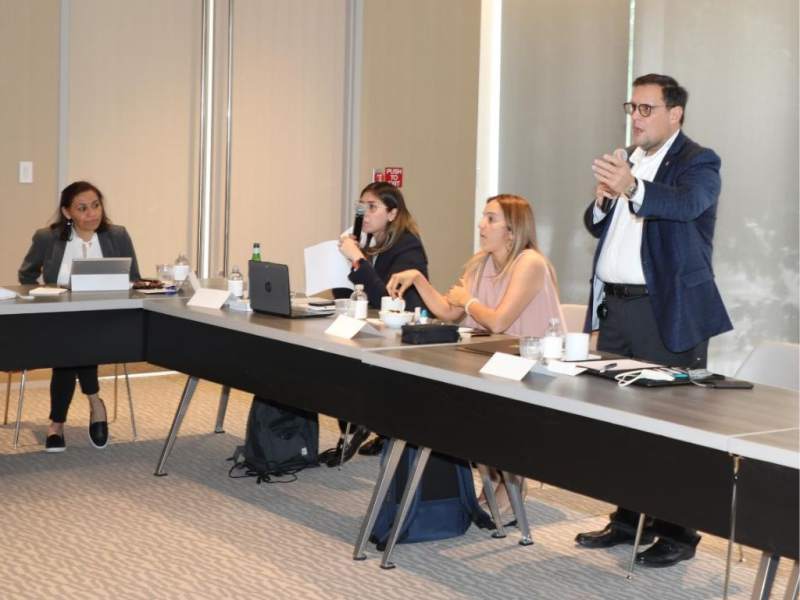 En la reunión de presentación del equipo participaron autoridades hondureñas junto a 14 cónsules en EE.UU.