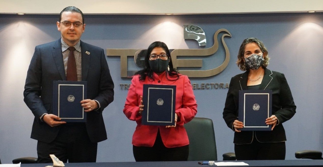 CNE agradece a TSE de El Salvador por prestamo