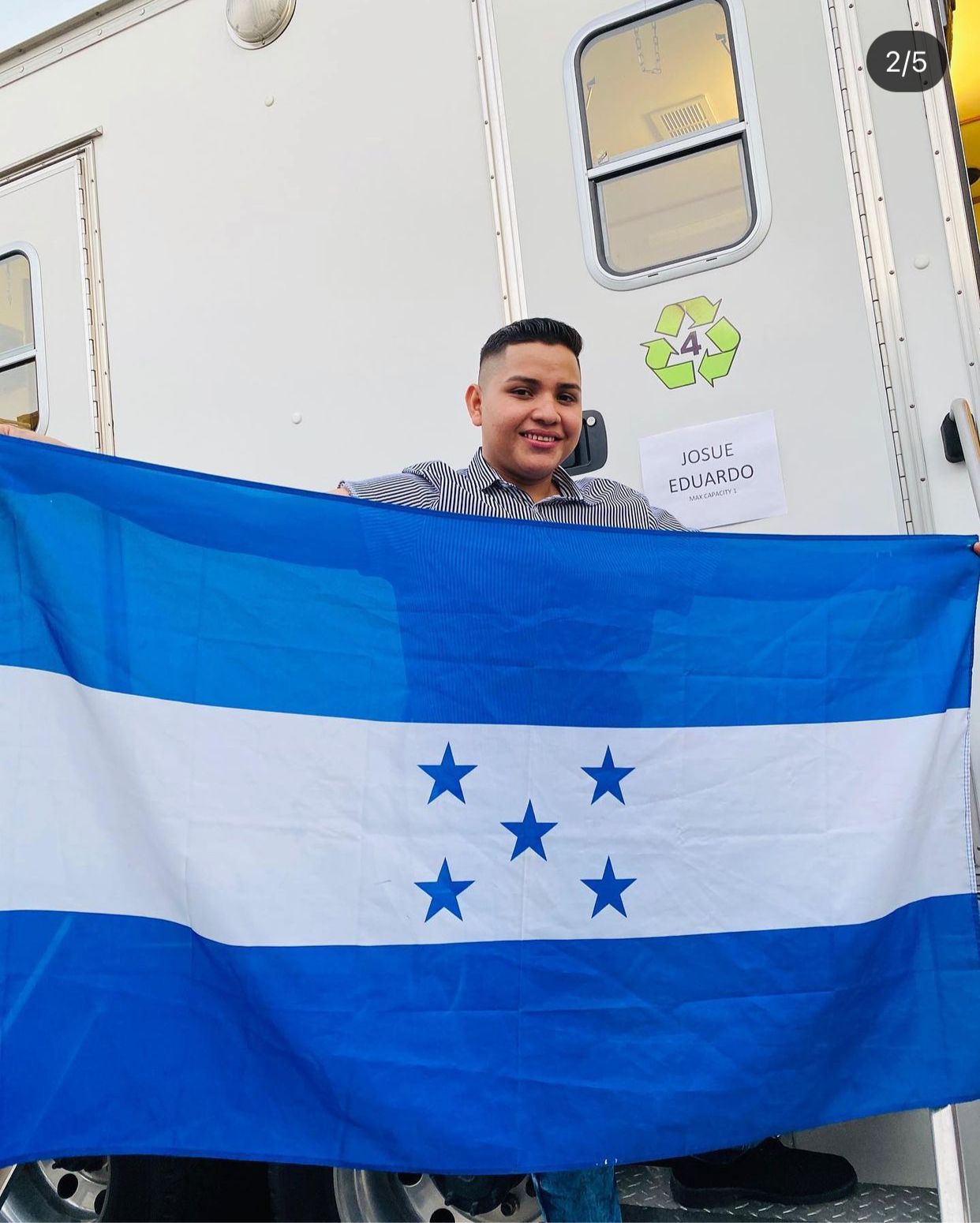Hernández porta la bandera del país que lo vio nacer.