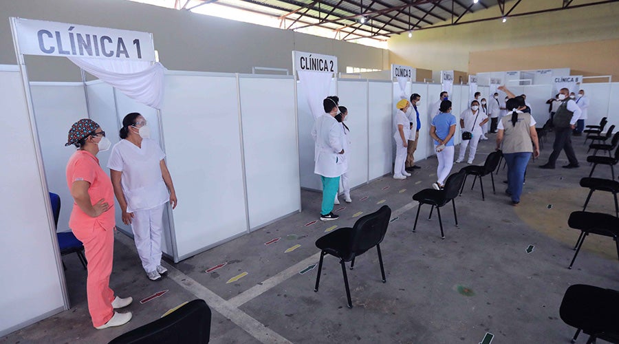 Médicos contagiados en triajes de Honduras