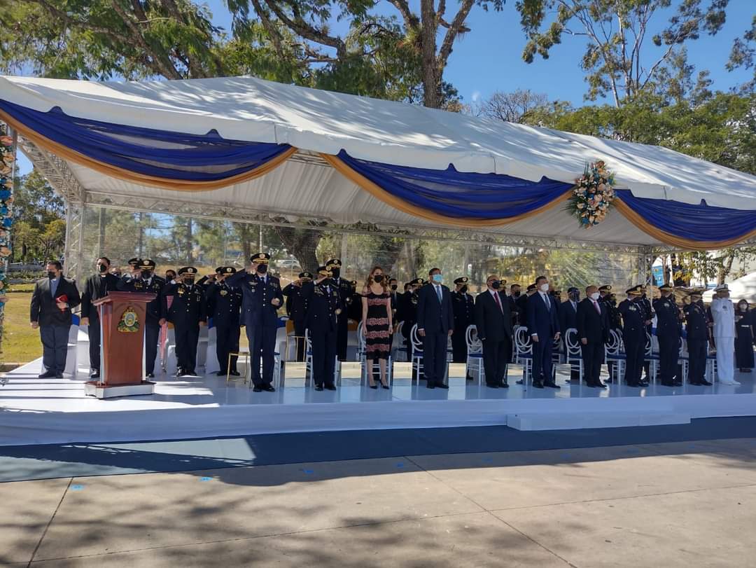 ceremonia de ascensos policia nacional
