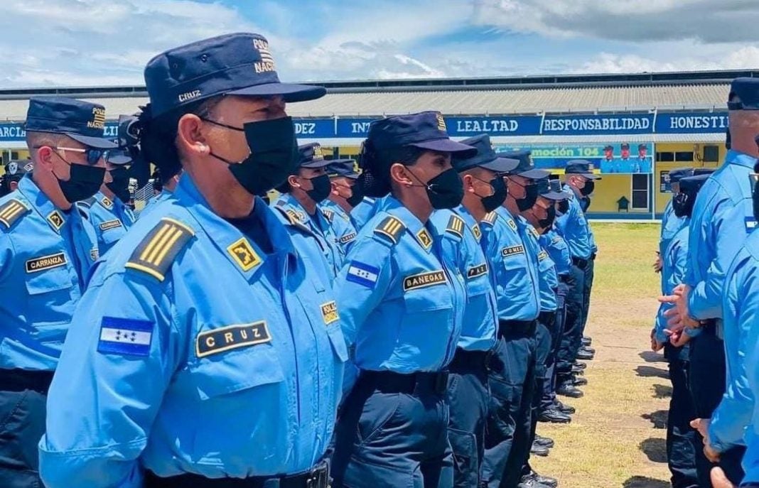 mujeres en policia nacional