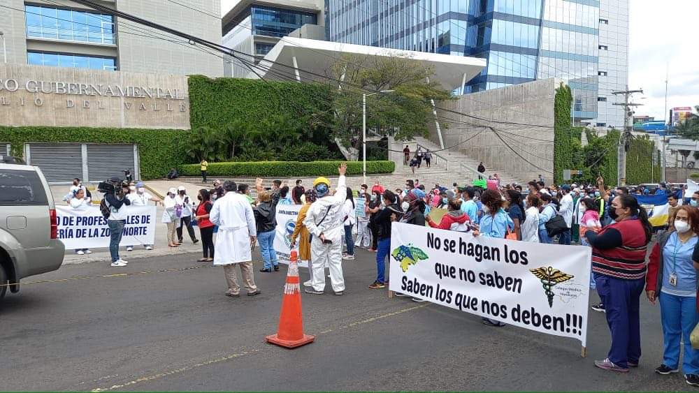médicos protesta plazas