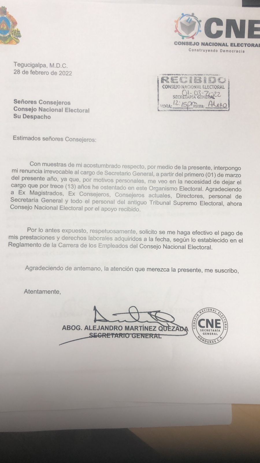 Renuncia Alejandro Martínez de la Secretaría General del CNE.
