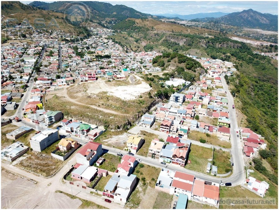 La colonia está ubicada en Tegucigalpa. 