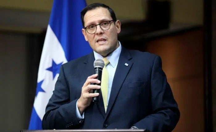 Lisandro Rosales investigación en Panamá