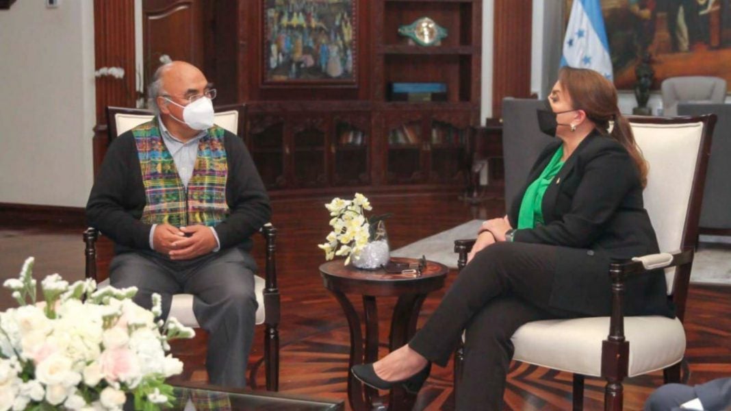 Xiomara Castro y relator de la ONU