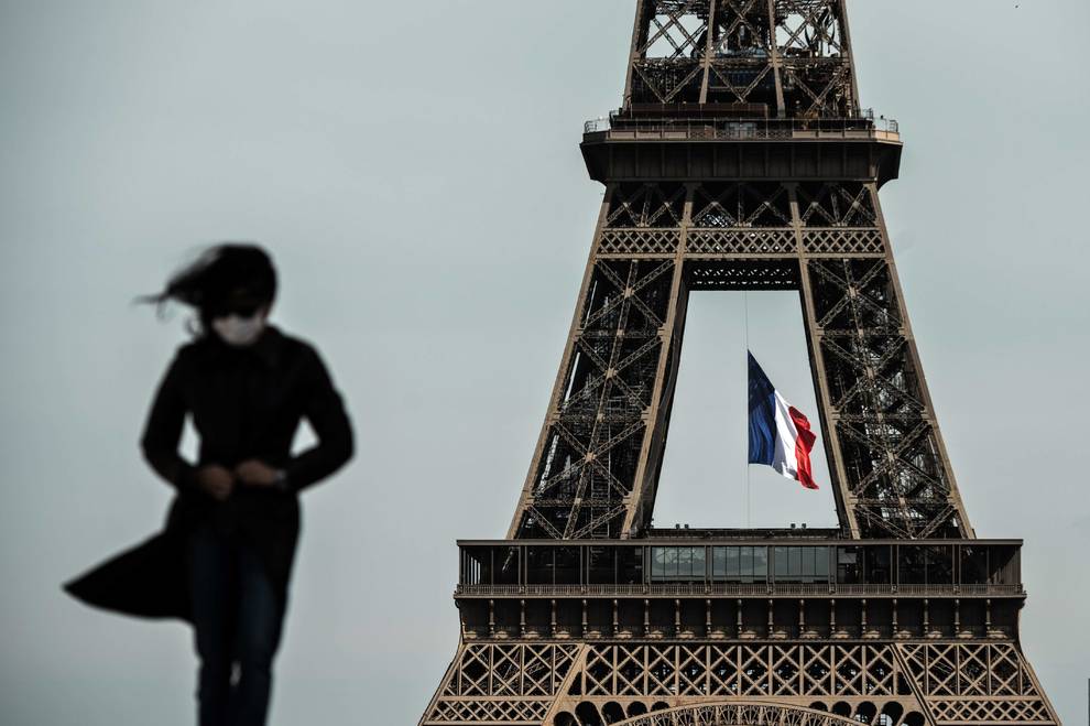 Pese al levantamiento de restricciones, los franceses que deseen seguir utilizando su mascarilla, pueden hacerlo.