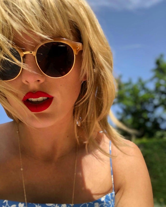 Taylor Switf pinta labios