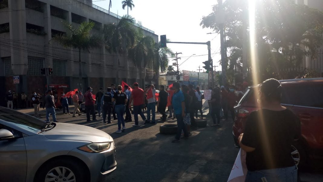 protestan en Alcaldía de SPS