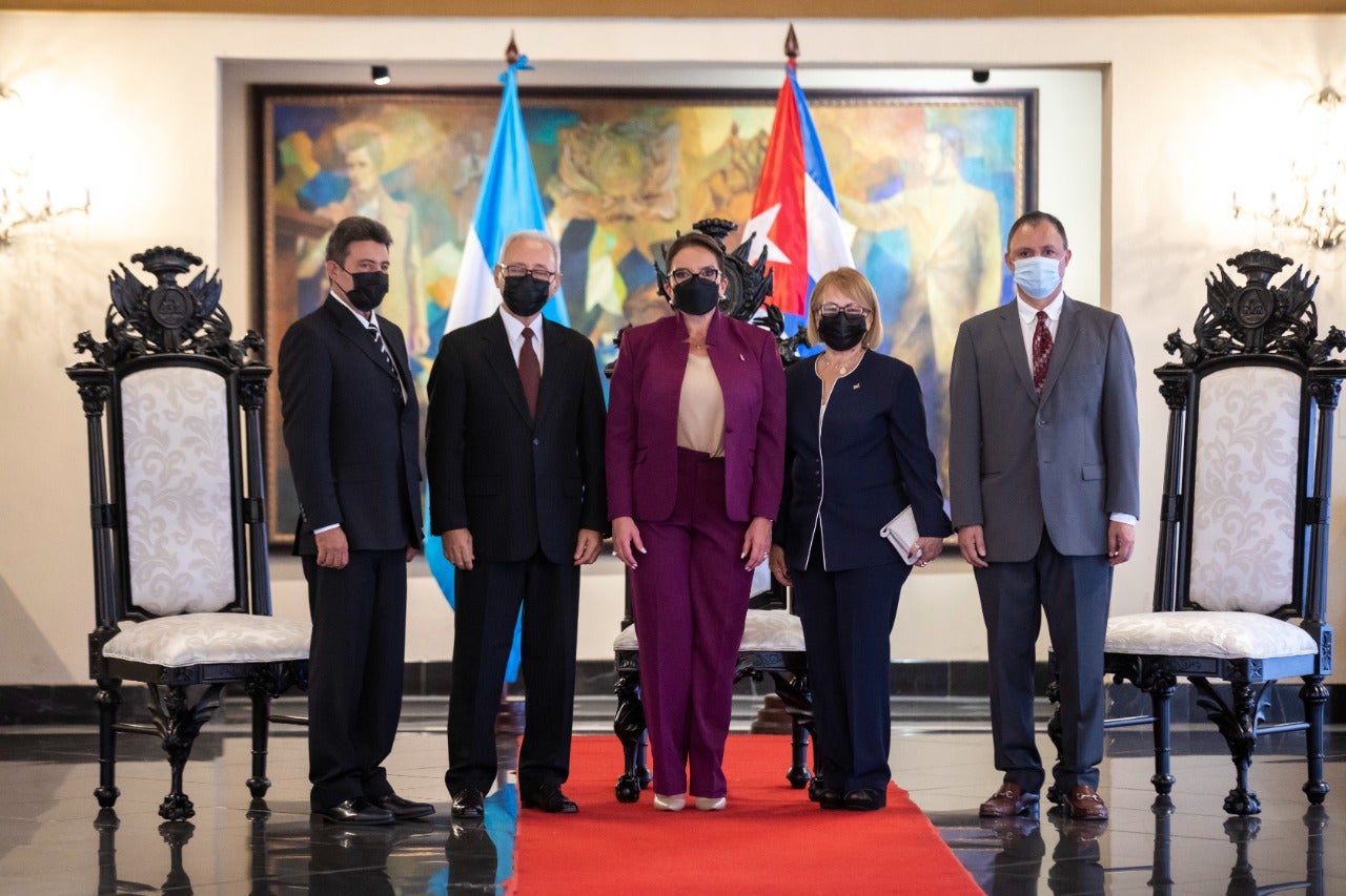 Presidenta recibe credenciales Cuba India