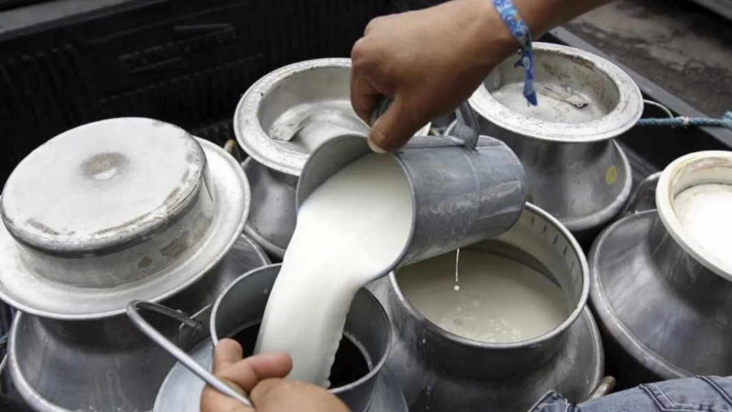 procesadores aceptan pagar a productores leche