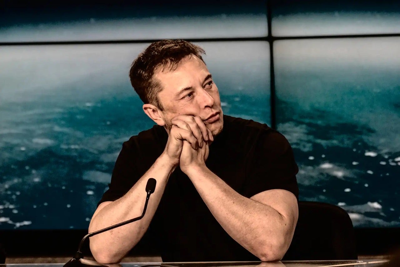 Musk niega acusaciones de agresión sexual y sugiere un complot