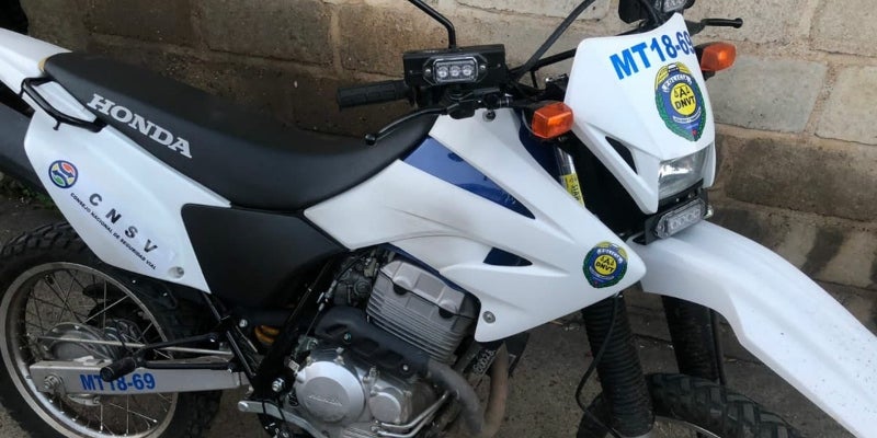 La motocicleta está asignada a la DNVT de la Policia Nacional. 