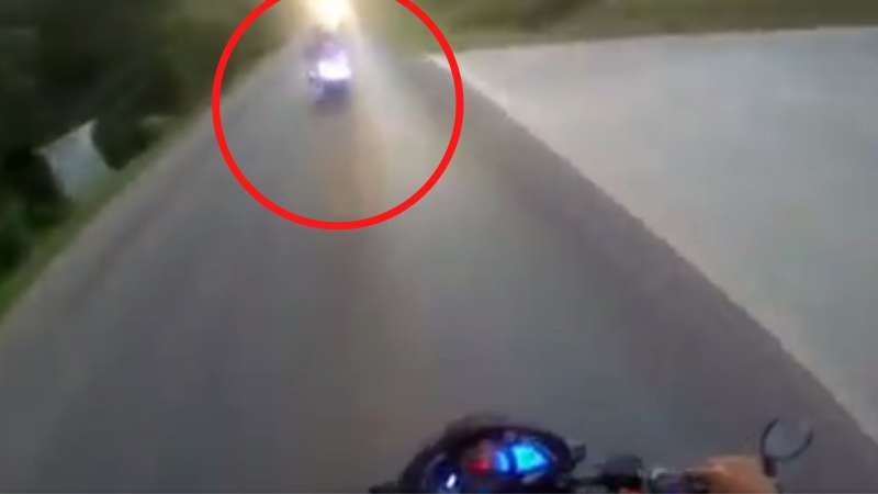 motociclista graba choque en roatán