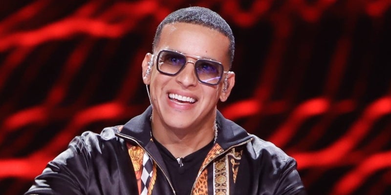 Guardia de seguridad baila Daddy Yankee
