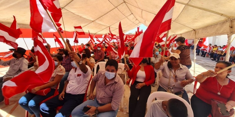 Centenares de personas se hicieron presente. 