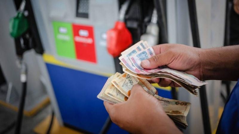 Más rebajas precio combustible lunes