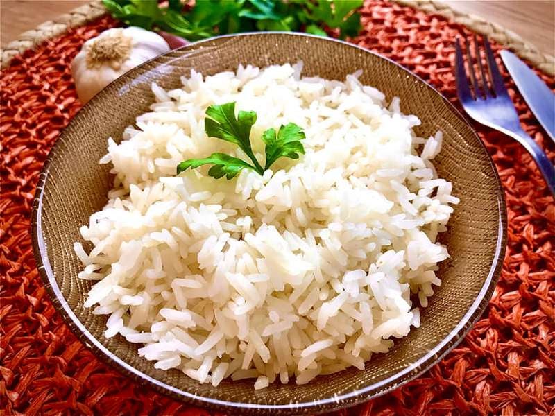 La intoxicación por arroz provoca malestar estomacal, inflamación y, en los peores casos, vómitos y diarrea.