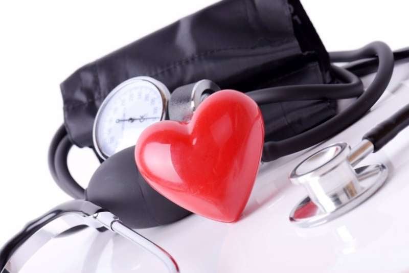 Cuando no se diagnostica ni se trata, la presión arterial alta puede causar enfermedades cardiovasculares