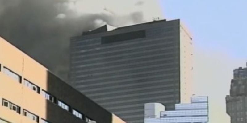 tercer edificio colapsó en ataque EEUU