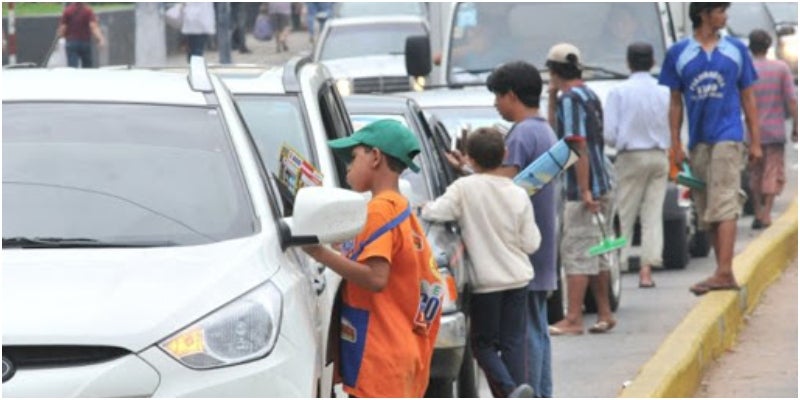 Niños en semáforos de Tegucigalpa