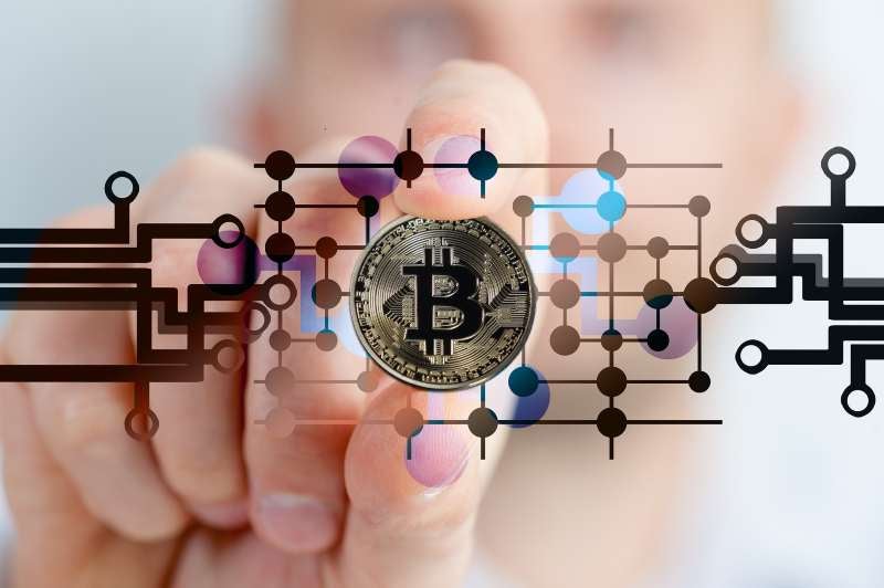 Bitcoin​ es una moneda digital descentralizada y un sistema de pago​​ sin banco central o administrador único