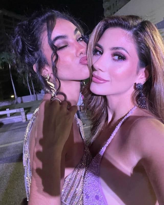 Miss Argentina y Miss Puerto Rico
