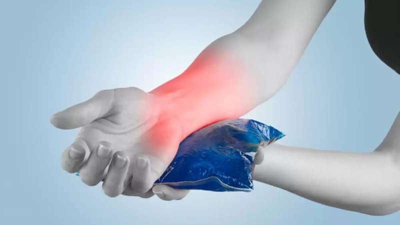 Las compresas de hielo son utilizadas con frecuencia en lesiones de origen miotendinoso para contrarrestar el dolor y combatir el edema.