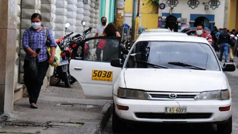 Paralizados extorsión taxis El Hato-Centro