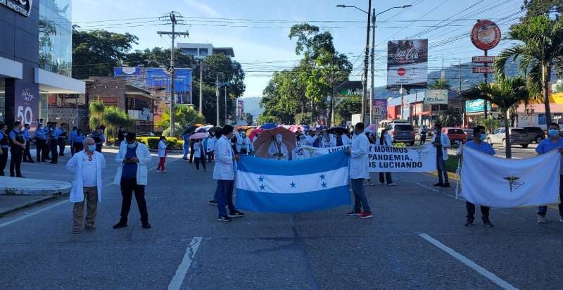 Protesta médicos en SPS y Copán